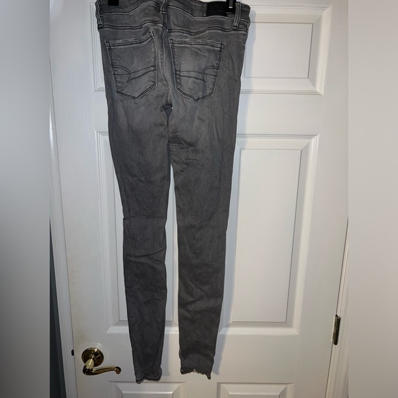 American Eagle Outfitters Gray Distressed Skinny Jeans- Strecth - Picture 2 of 4